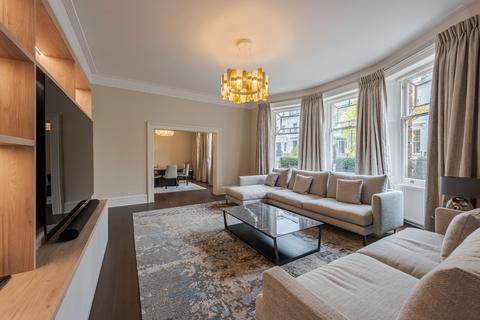 Wynnstay Gardens, London