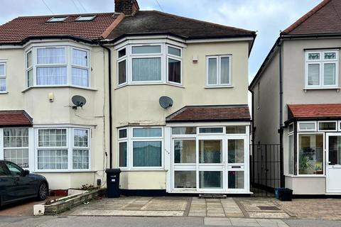 3 bedroom end of terrace house for sale, Wards Road, Newbury Park