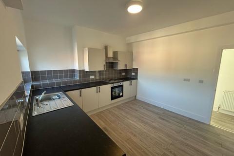 2 bedroom flat to rent, Rock Terrace, Washington