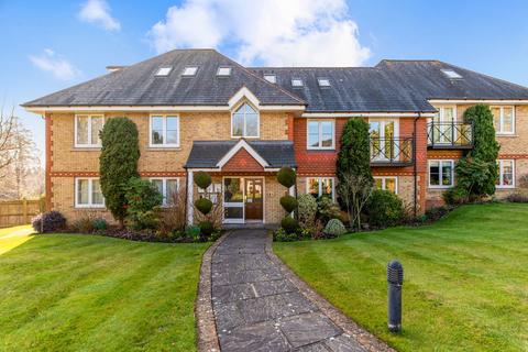2 bedroom ground floor flat for sale, Windermere Way, Reigate RH2