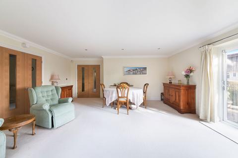 2 bedroom ground floor flat for sale, Windermere Way, Reigate RH2