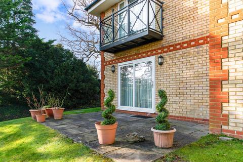 2 bedroom ground floor flat for sale, Windermere Way, Reigate RH2