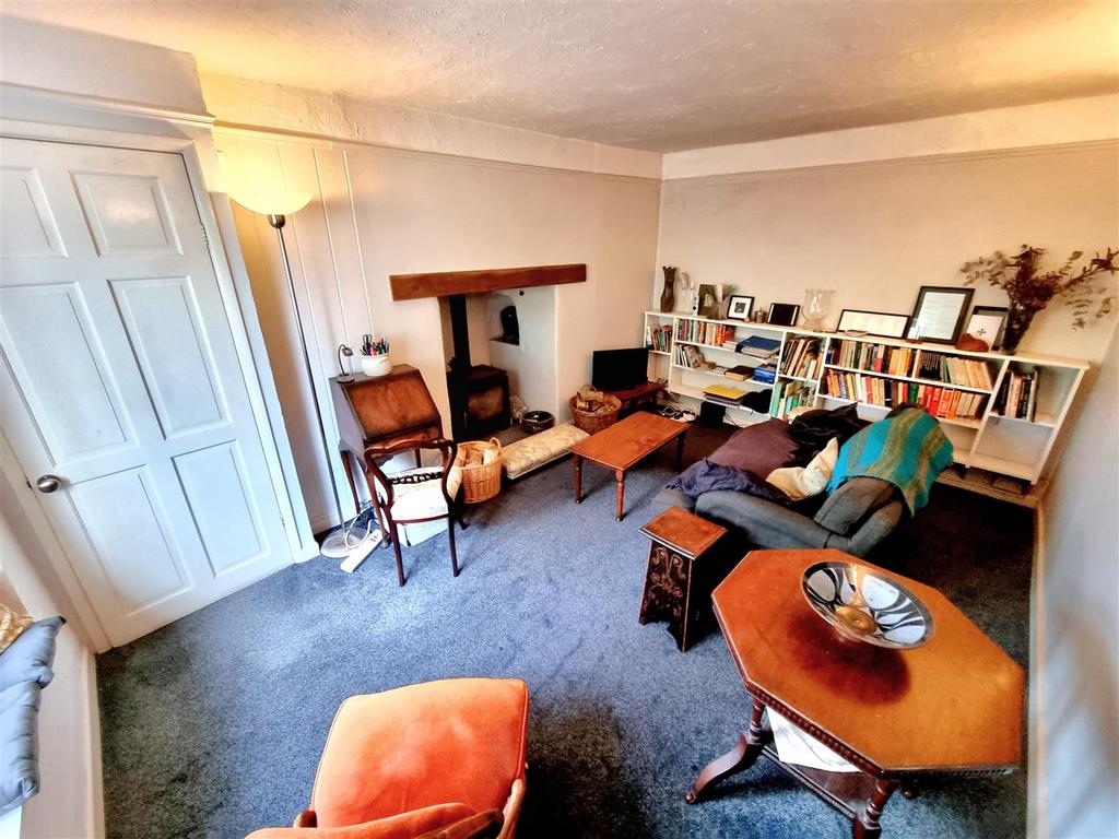 Sitting room 1.jpg