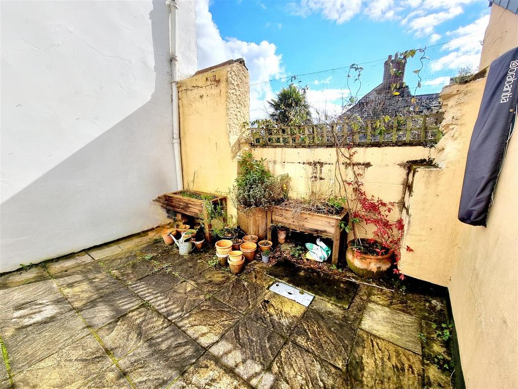 Courtyard.jpg