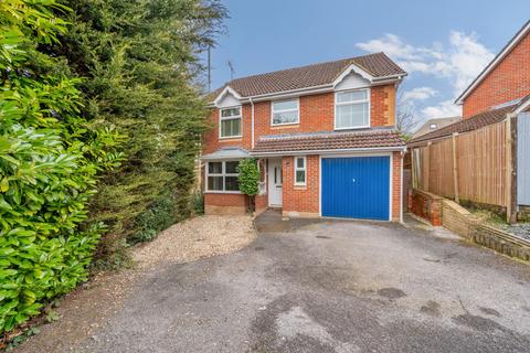 5 Crisp Gardens, Binfield, Bracknell, RG42 4PQ
