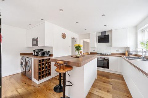 5 Crisp Gardens, Binfield, Bracknell, RG42 4PQ