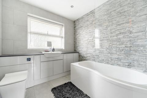 5 Crisp Gardens, Binfield, Bracknell, RG42 4PQ