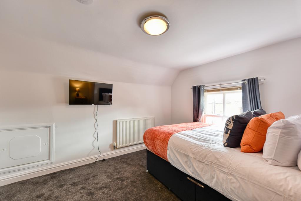 Room 2 (3).jpg
