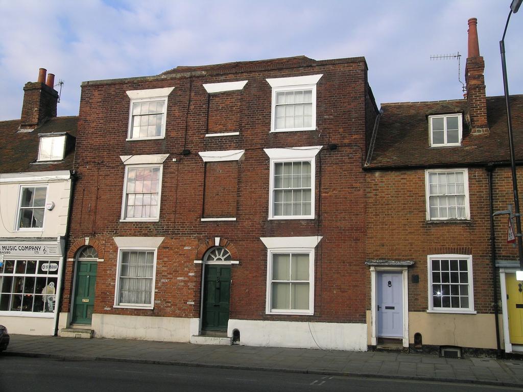 Large Double Room with en-suite inclusive of bill