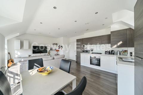 2 bedroom flat for sale, Palmerstone Court, Roseberry Place, NW7