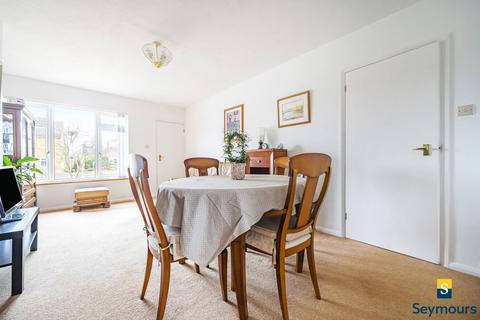 26 Gumbrells Close, Fairlands, Guildford, GU3 3NG