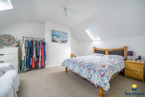 26 Gumbrells Close, Fairlands, Guildford, GU3 3NG