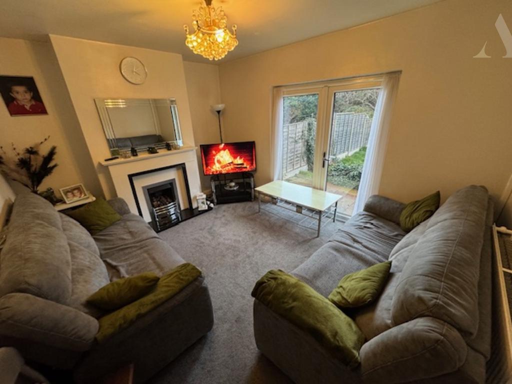 73 Twycross Grove rear reception
