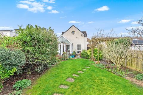 3 bedroom detached house for sale, Mansfield Road, Burley in Wharfedale, Ilkley, West Yorkshire, LS29