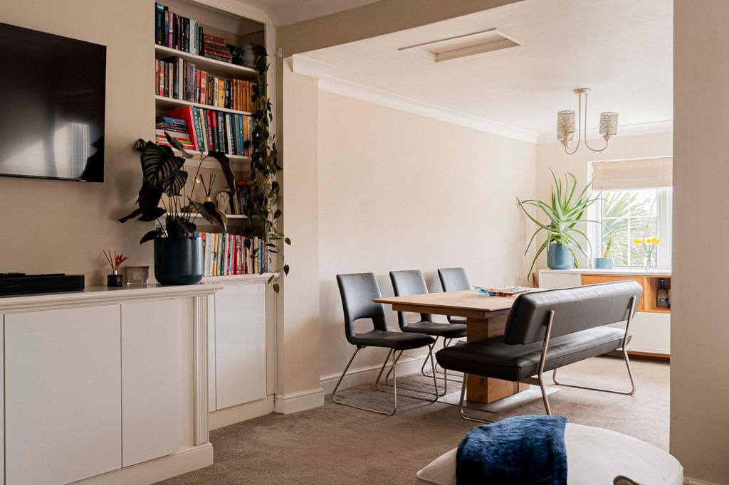 Living Room/Dining Room (3)