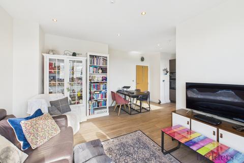 2 bedroom apartment for sale, Hawker Drive, Addlestone, Surrey, KT15