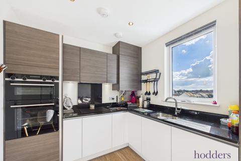2 bedroom apartment for sale, Hawker Drive, Addlestone, Surrey, KT15