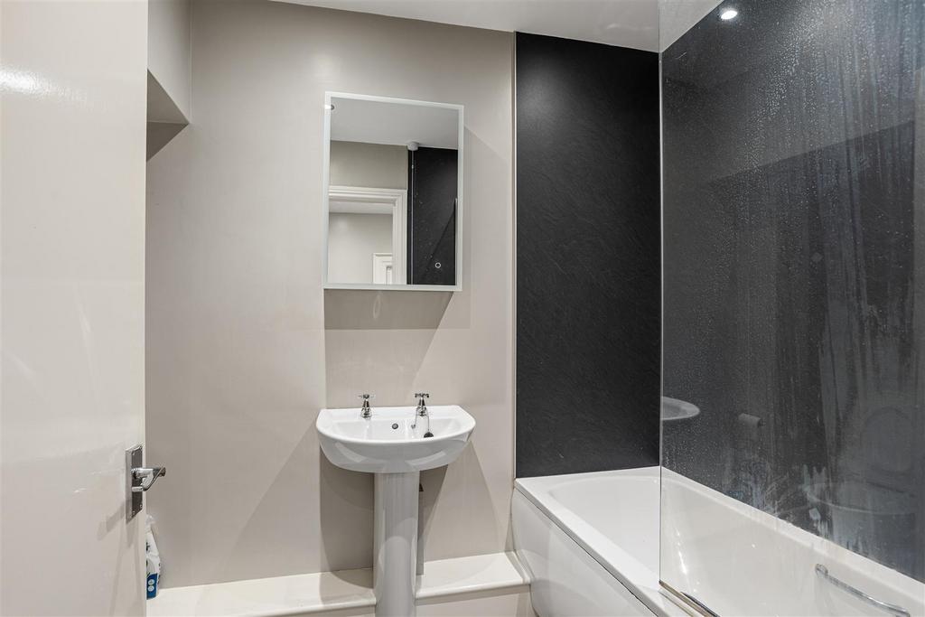 Flat 1 128 Micklegate 13.jpg