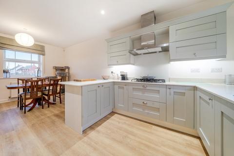 1 Bishops Close, Taunton, TA1 3FW