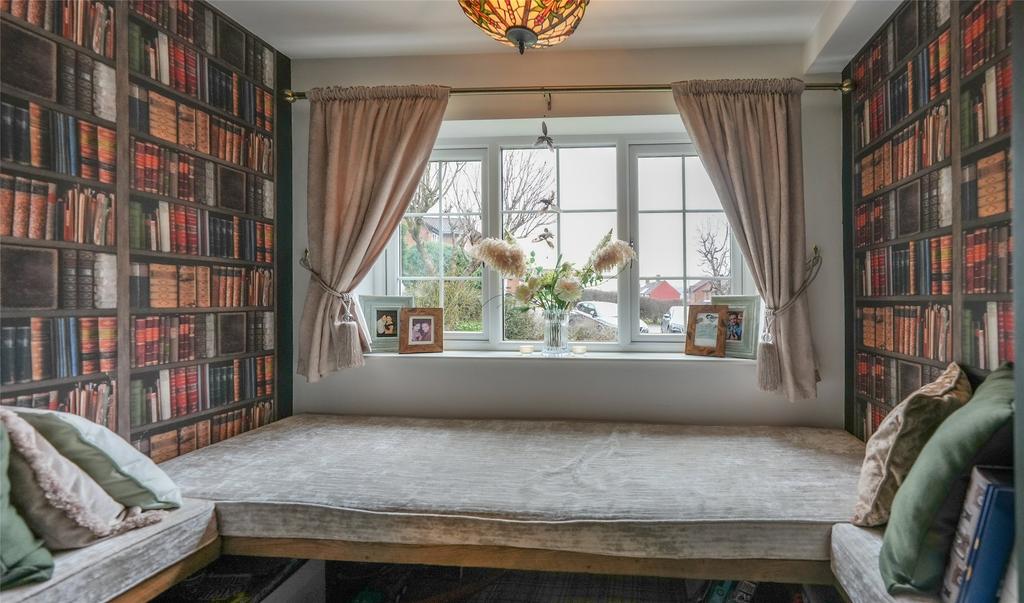 Lounge Window Seat