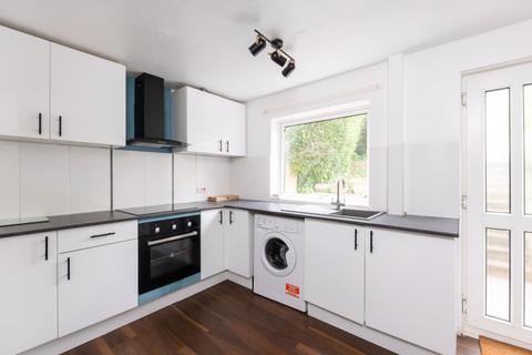 3 bedroom end of terrace house to rent, Eleanor Close, Bath BA2