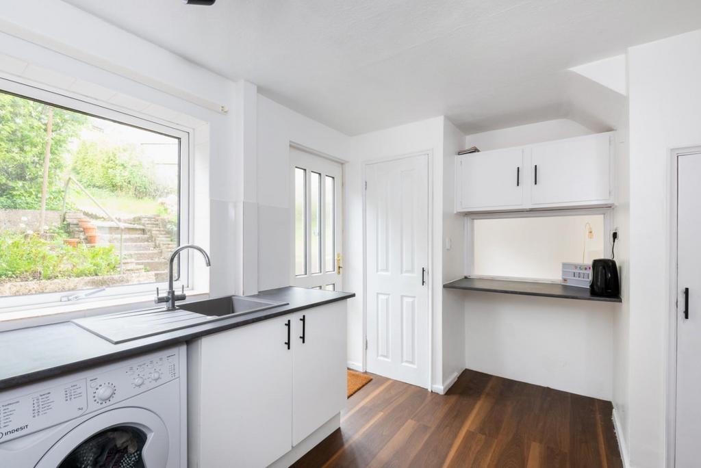 2 Eleanor Close Bath, BA2 1 QL-6.jpg