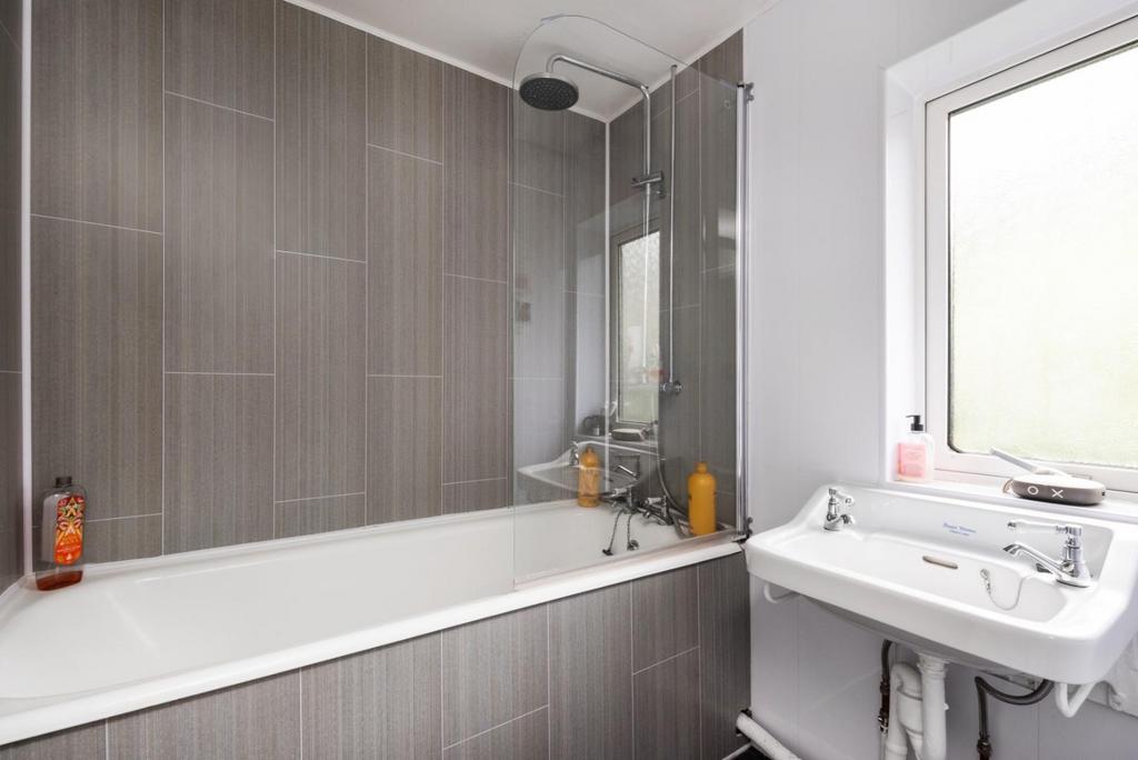 2 Eleanor Close Bath, BA2 1 QL-8.jpg