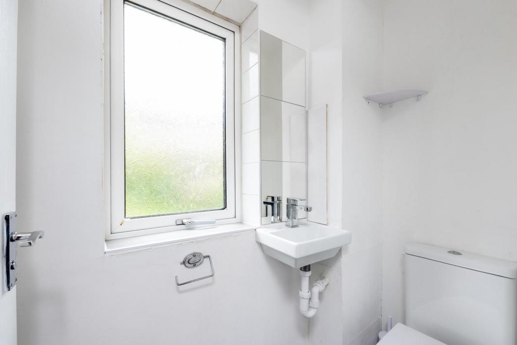 2 Eleanor Close Bath, BA2 1 QL-9.jpg
