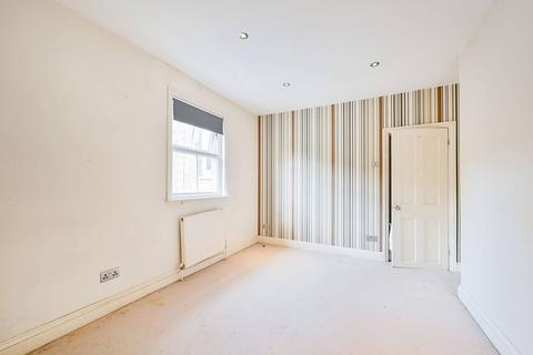 21a Avenue Road, London, W3 8NH