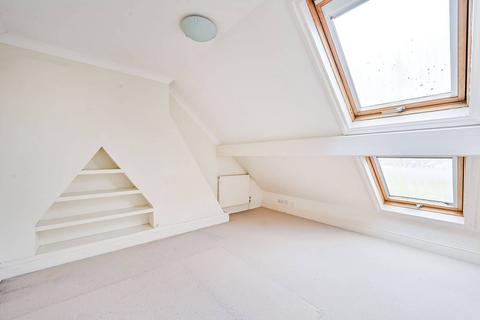 21a Avenue Road, London, W3 8NH