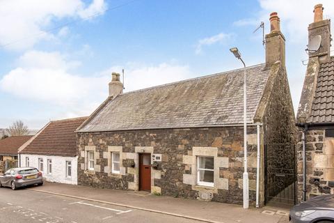 6 Middleflat, Auchtermuchty, Cupar, KY14 7DG