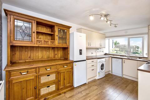 6 Middleflat, Auchtermuchty, Cupar, KY14 7DG