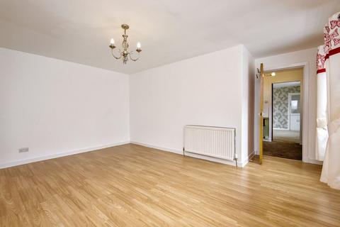 6 Middleflat, Auchtermuchty, Cupar, KY14 7DG