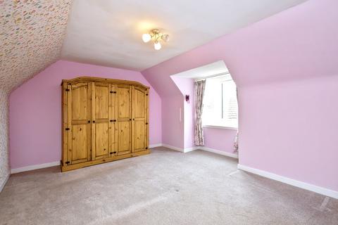 6 Middleflat, Auchtermuchty, Cupar, KY14 7DG