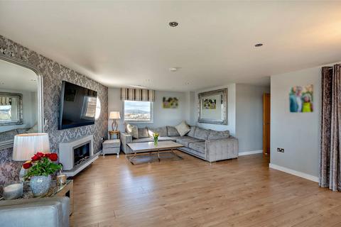 3 bedroom apartment for sale, Victoria Wharf, Watkiss Way, Cardiff, CF11
