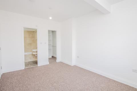 5 bedroom house to rent, Woodstock Avenue, Golders Green NW11
