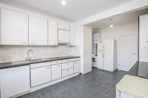 5 bedroom house to rent, Woodstock Avenue, Golders Green NW11