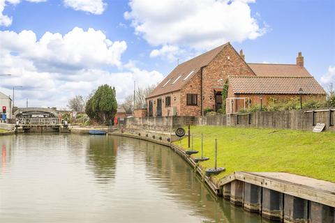 3 bedroom bungalow for sale, Torksey Lock, Lincoln