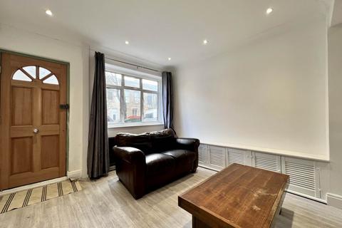2 bedroom terraced house to rent, Trevelyan House, Stratford, E15 1SU