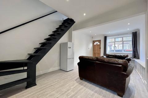 2 bedroom terraced house to rent, Trevelyan House, Stratford, E15 1SU