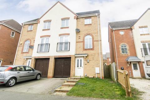 2 bedroom townhouse for sale, Home Avenue, Leicester