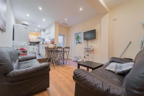6 bedroom house to rent, Selly Hill Road, Birmingham B29