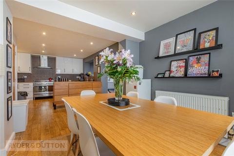15 Oak Dene Close, Greenfield, Oldham, OL3 7JB