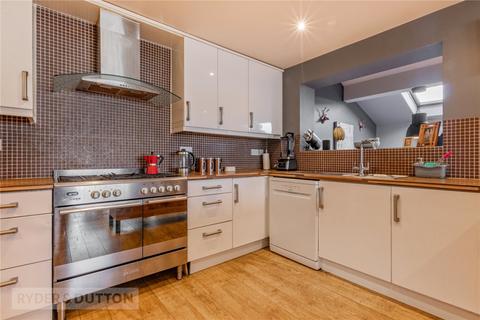 15 Oak Dene Close, Greenfield, Oldham, OL3 7JB