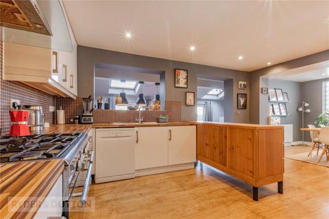 15 Oak Dene Close, Greenfield, Oldham, OL3 7JB