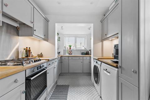 36 Carmichael Road, London, SE25 5LT