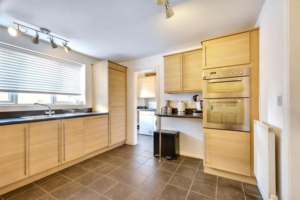 Kitchen 3.jpeg