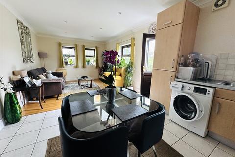 2 bedroom flat for sale, Carswell Road, London, SE6