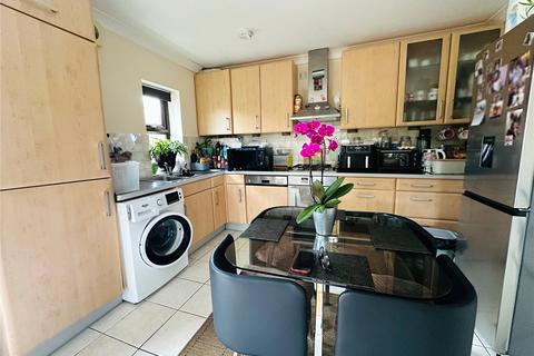 2 bedroom flat for sale, Carswell Road, London, SE6