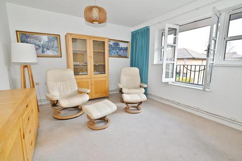 undefined, Walpole Road, Teddington TW11